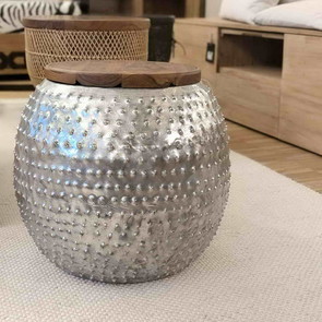 Ambientebild Beistelltisch aus Aluminium
