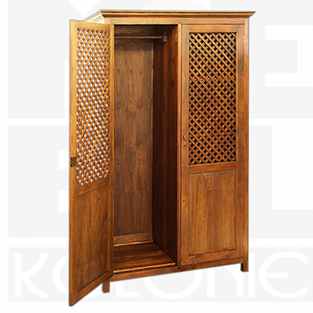 Teak Massivholz Schrank Lettice mit 2 Schwingtueren, die Tuerrfuellungen sind im Lettice Design gehalten, Schrank aus Edelholz Teak massiv in der Farbe Antik aus der MOEBEL KOLONIE Farbauswahl, Schrank nach Mass in bester traditioneller Schreiner Qualitaet gefertigt, Schlafzimmer Moebel nach Mass aus Massivholz, Massivholz Teak Schrank Muenchen