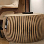 Schicker und stylischer Sofatisch oder Beistelltisch kann auch als Sitzgelegenheit genutzt werden, aus massivem Teak Holz,